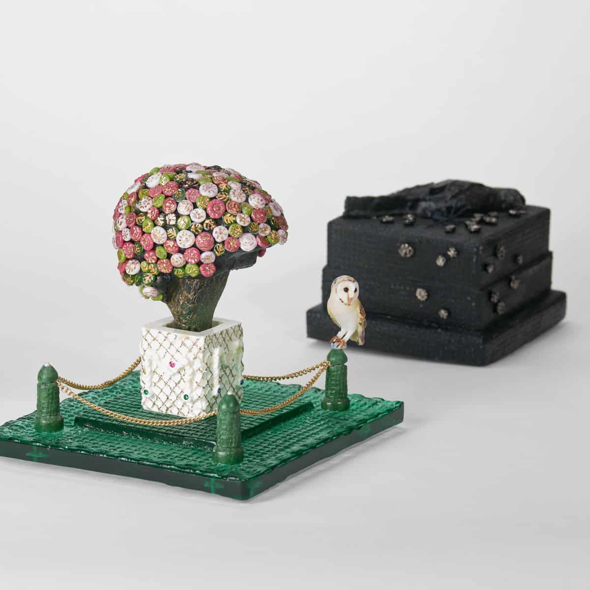 Front view of coloured textured glass sculpture